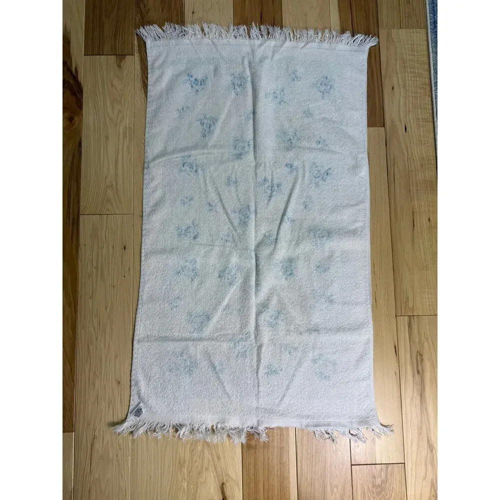 VINTAGE Kassin blue rose floral bath towel